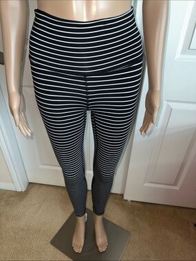Black & White Striped High-Waist Lululemon Leggings Size 4